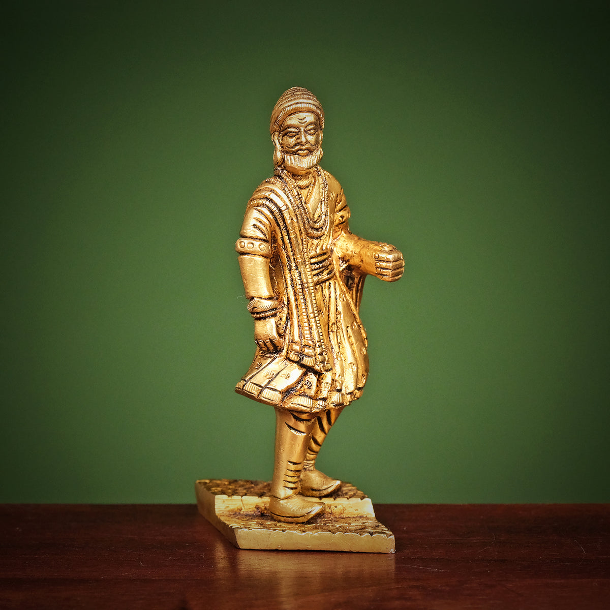 brass-chatrapati-shivaji-maharaj-statue-ekaa-handicrafts